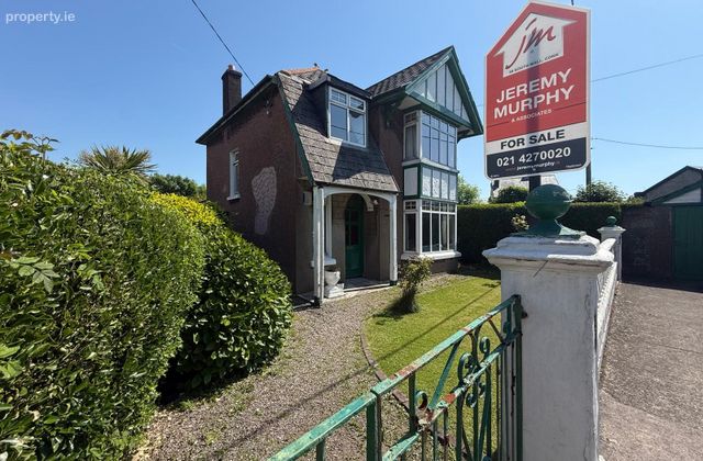 Roslyn House, 23 Marble Hall Park, Ballinlough, Co. Cork - Click to view photos