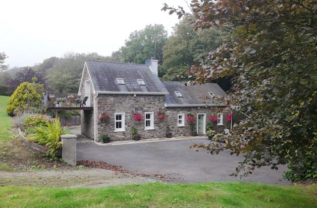 The Cottage, Ballycullenane, Courtmacsherry, Bandon, Co. Cork - Click to view photos