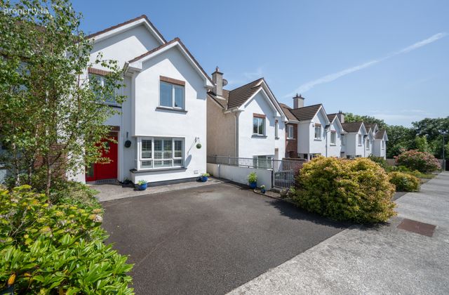 24 Carmen Lawn, Garryduff, Rochestown, Cork, Rochestown, Co. Cork - Click to view photos