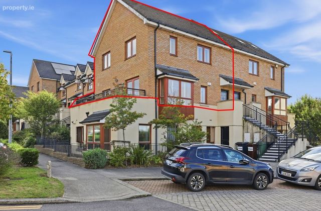 42 Oak Hall, The Hill, Malahide, Co. Dublin - Click to view photos