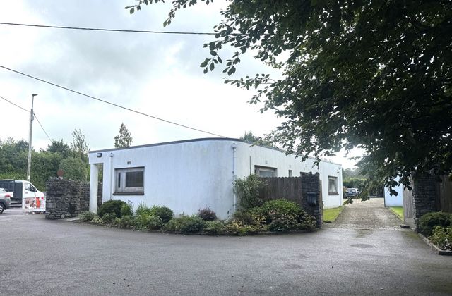 Farranfore Village, Farranfore, Co. Kerry - Click to view photos