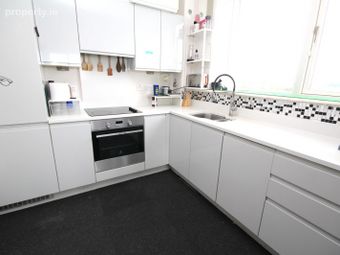 Apartment 23, Larkfield Hall, Leopardstown, Dublin 18 - Image 4