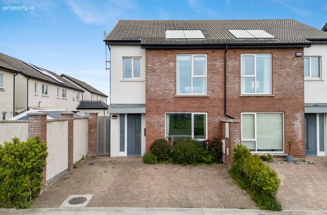 7 The Avenue, Whitefield Hall, Bettystown, Co. Meath - Click to view photos