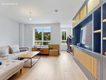 18 The Courtyard, Kilmartin Grove, Hollystown, Dublin 15 - Image 2