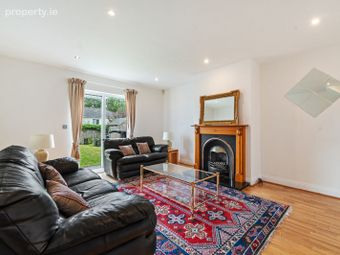 11 The Courtyard, Jacob's Island, Mahon, Co. Cork - Image 4