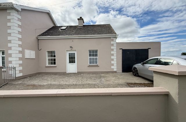 Cloverfield, Pallasgreen, Ballybrood, Co. Limerick - Click to view photos