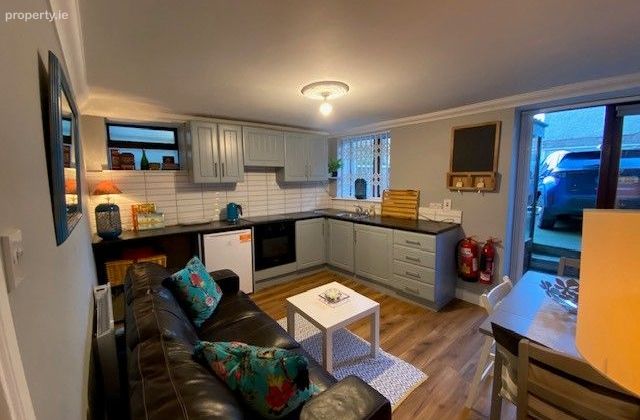 25 Saint Laurence Street, Drogheda, Co. Louth - Click to view photos