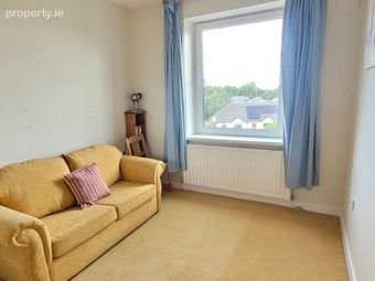 Apartment 17, Orwell Court, Breamor Road, Churchtown, Dublin 14 - Image 4
