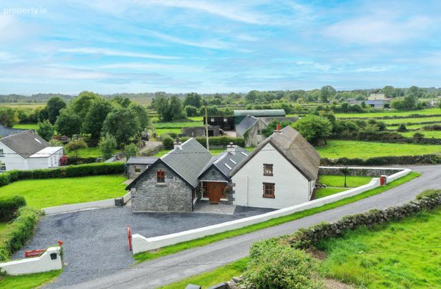 Oak Cottage, Lisheenoran, Annaghdown, Co. Galway, Annaghdown, Co. Galway - Click to view photos