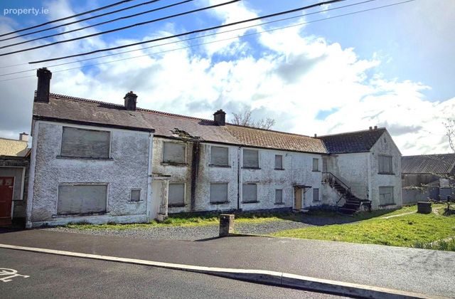Canal Harbour, Monasterevin, Co. Kildare - Click to view photos