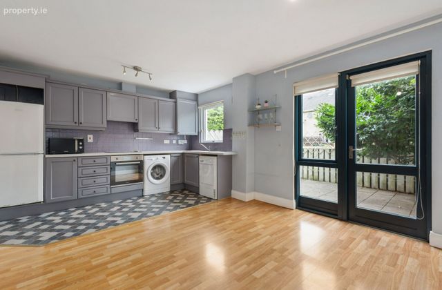 68 Ridgewood Square, Swords, Co. Dublin - Click to view photos