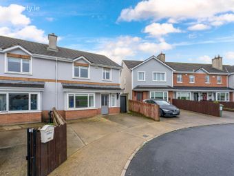4 Riverchapel Way, Riverchapel, Co. Wexford - Image 2