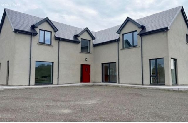 Macroom, Co. Cork, Toames, Co. Cork - Click to view photos
