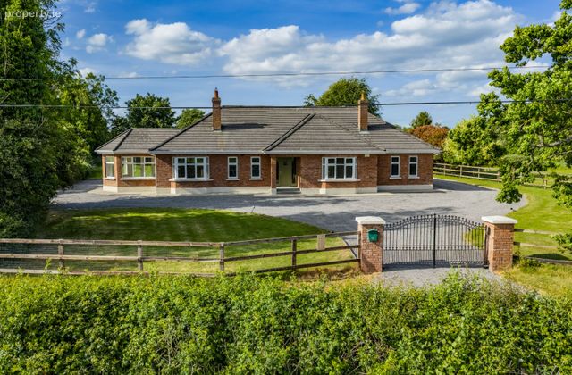 Mullaghroe Lower, Monasterevin, Lackagh, Co. Kildare - Click to view photos