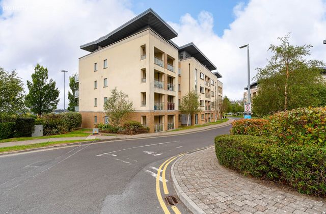 Apartment 23, Oak House, Carrickmines Green, Dublin 18, Co. Dublin, Carrickmines, Dublin 18 - Click to view photos