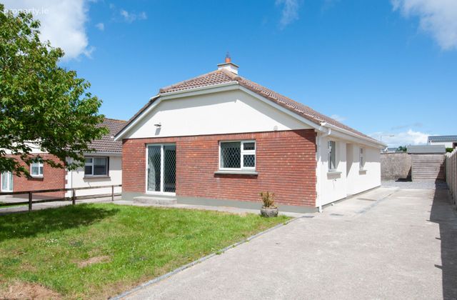12 Ardamine Court, Ardamine, Riverchapel, Co. Wexford - Click to view photos
