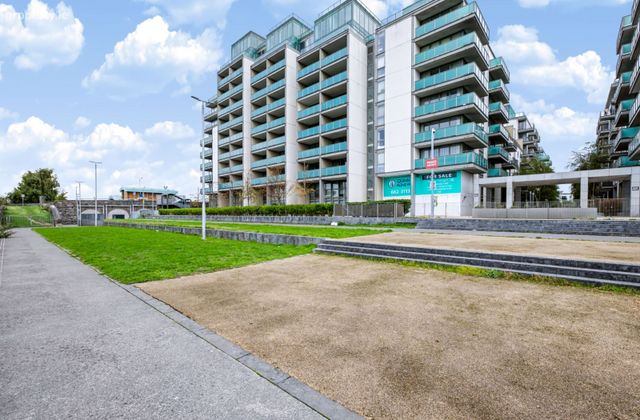 Apartment 52, Cloncurry House, IFSC, Dublin 1 - Click to view photos