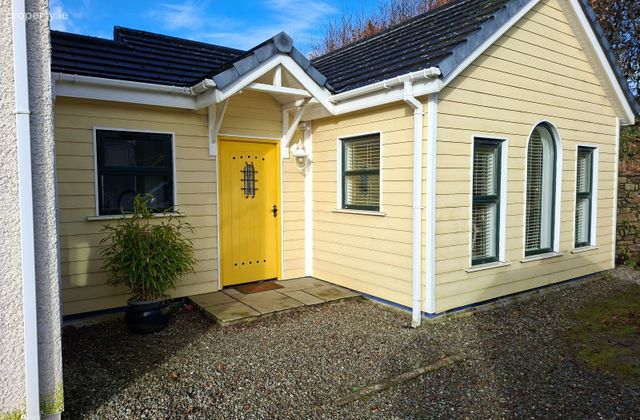 Kilmacsimon Lodge, Rockhouse, Kilmacsimon, Bandon, Innishannon, Co. Cork - Click to view photos