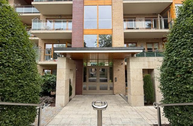 The Oak, Trimbleston, Goatstown, Dublin 14 - Click to view photos