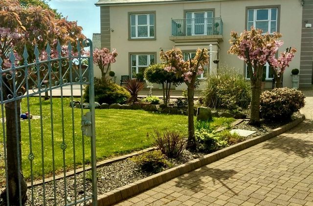 Drumacrin House, Drumacrin, Bundoran, Co. Donegal - Click to view photos