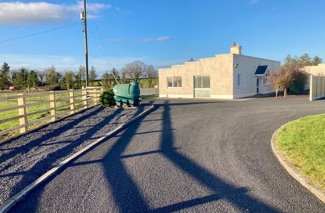 Broadlands House, Ballina, Co. Mayo - Click to view photos
