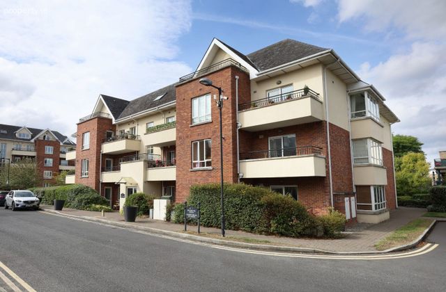 2 Ballintyre Grove, Dublin 16, Ballinteer, Dublin 16 - Click to view photos