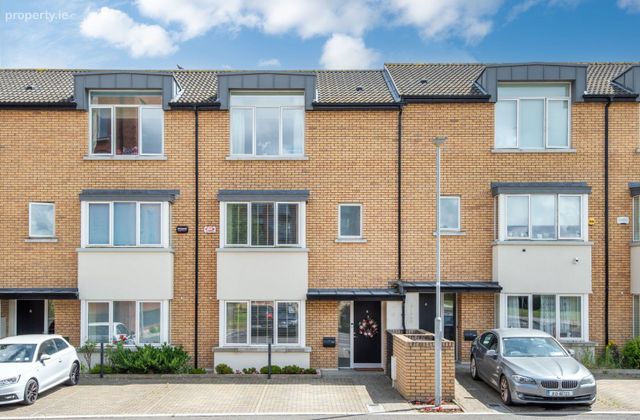6 Larkfield Way, Dublin 18, Leopardstown, Dublin 18 - Click to view photos