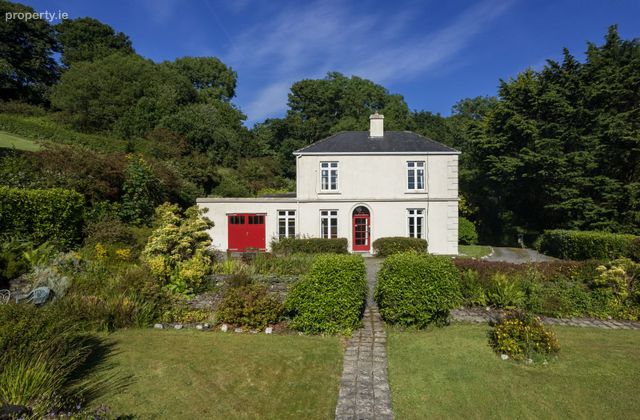 Lake View, Aghatubrid, Glandore, Glandore, Co. Cork - Click to view photos