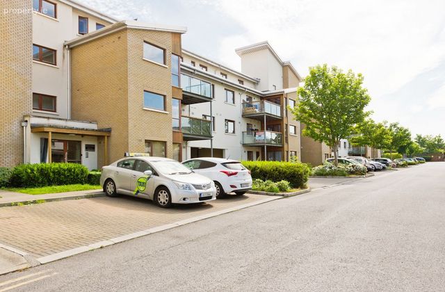 6 Hunters Hall, Hunters Place, Ballycullen, Dublin 24 - Click to view photos