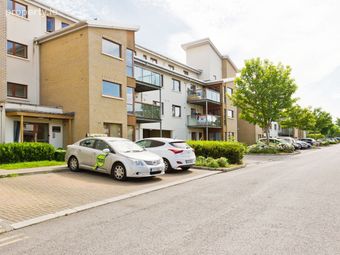 6 Hunters Hall, Hunters Place, Ballycullen, Dublin 24