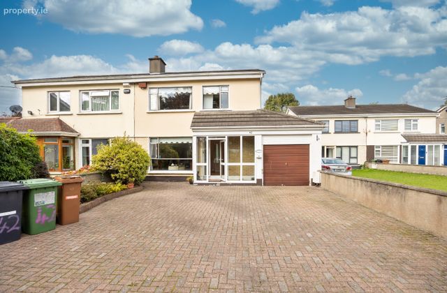 42 Glenville Avenue, Clonsilla, Dublin 15 - Click to view photos