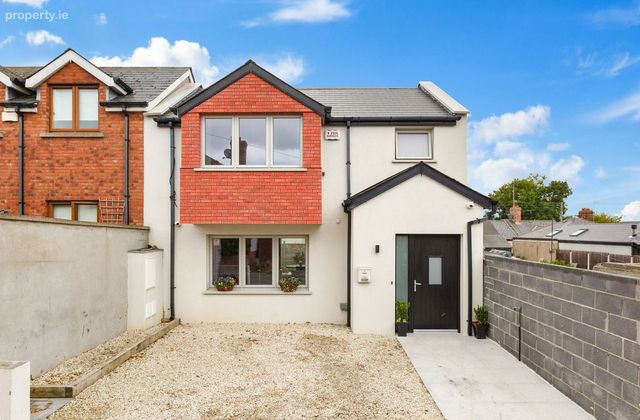 72a Saint Peter's Terrace, Howth, Dublin 13 - Click to view photos