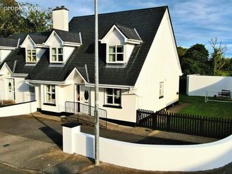 15 Friarshill Close, Ballaghaderreen, Co. Roscommon, Ballaghaderreen, Co. Roscommon - Image 2