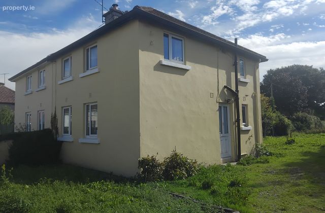 23 Sarsfield Street, Thurles, Co. Tipperary - Click to view photos