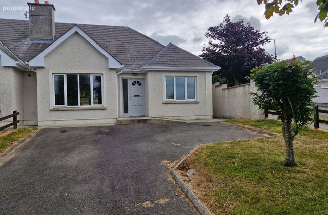 31 Beechwood Park, Tinahely, Co. Wicklow - Click to view photos