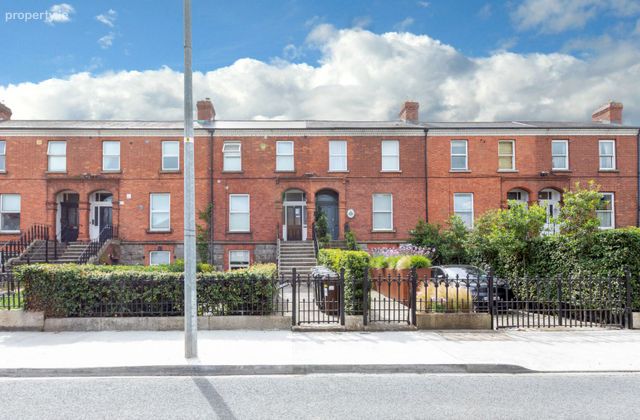 Flat 5, 25 Howth Road, Fairview, Dublin 3 - Click to view photos