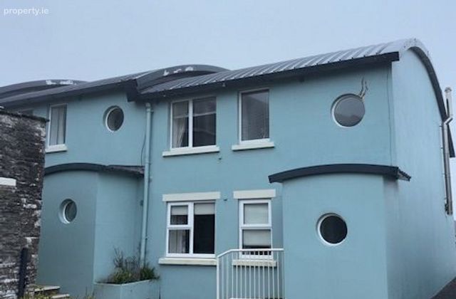 2e Spanish Cove Holiday Apartments, East End, Kilkee, Kilkee, Co. Clare - Click to view photos