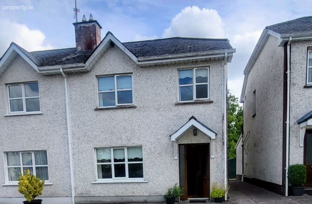 13 &Aacute;rd Na Cuain, Dromod, Dromod, Co. Leitrim - Click to view photos