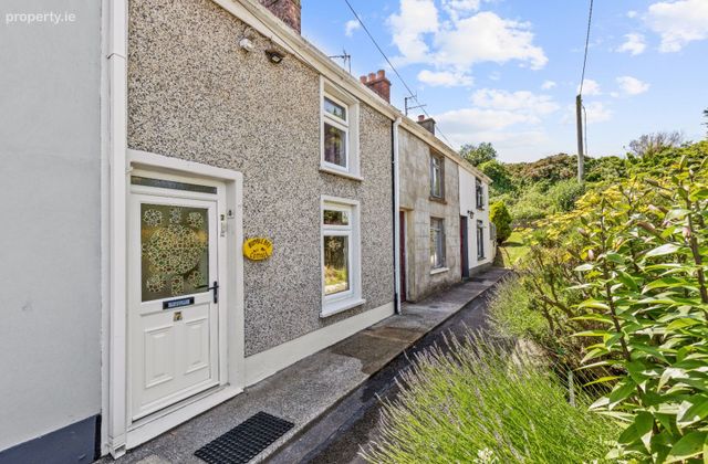Bumble Bee Cottage, 7 Trinity Place, Wexford Town, Co. Wexford - Click to view photos