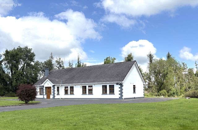 Tully Hall, Tully, Longford Town, Co. Longford - Click to view photos