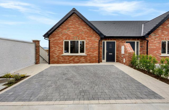 3 Bed Semi Detached Split Level, Mount Avenue, Dundalk, Co. Louth - Click to view photos