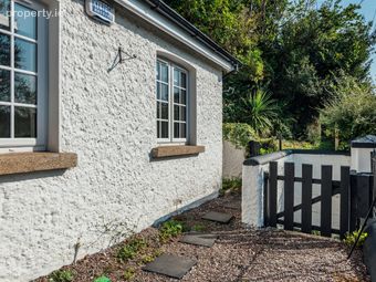 Hands Cottage, Lower Road, Chapelizod, Dublin 20 - Image 4