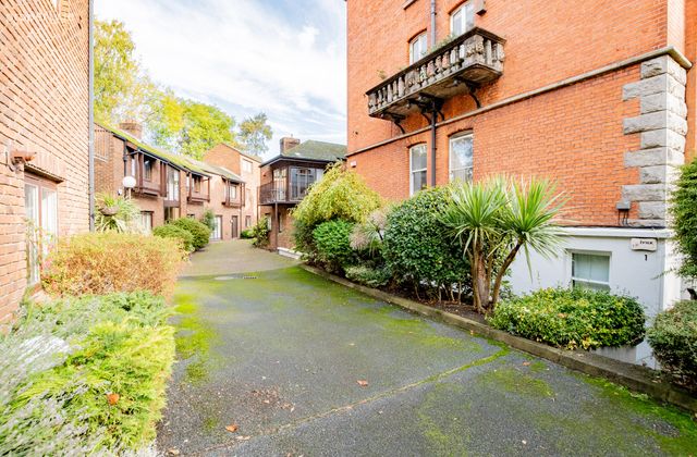 Apartment 10, Morehampton Mews, Donnybrook, Dublin 4 - Click to view photos