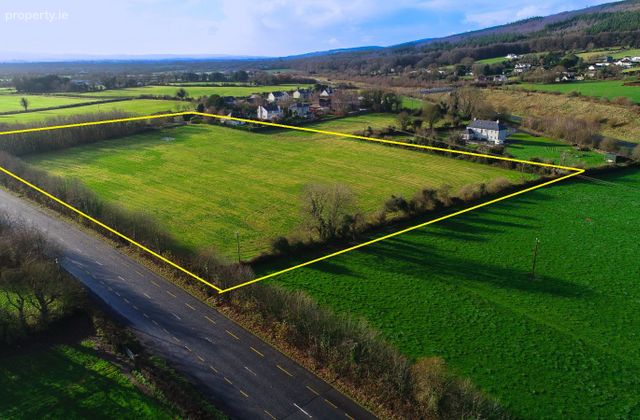 Mountain Road, Cahir, Co. Tipperary - Click to view photos