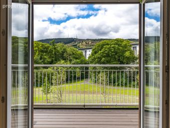 76 Cluain Shee, Aikens Village, Stepaside, Dublin 18 - Image 5