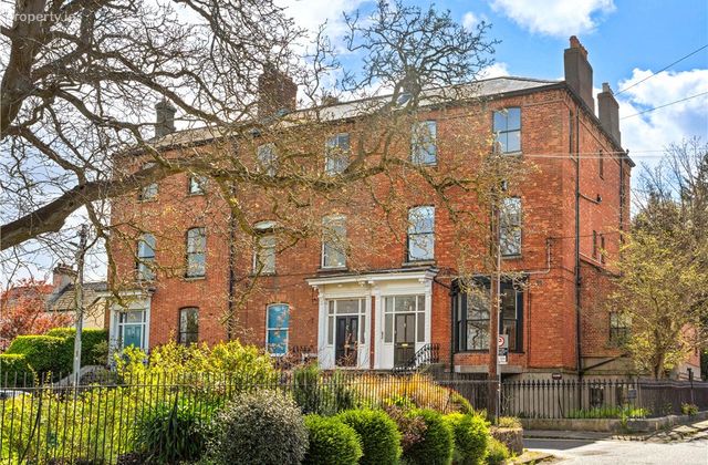 Top Floor Apartment, 1 Eaton Square, Monkstown, Co. Dublin, Monkstown, Co. Dublin - Click to view photos