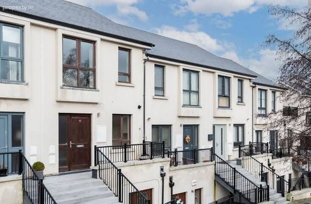 Parkview, Robswall, Malahide, Co. Dublin - Click to view photos