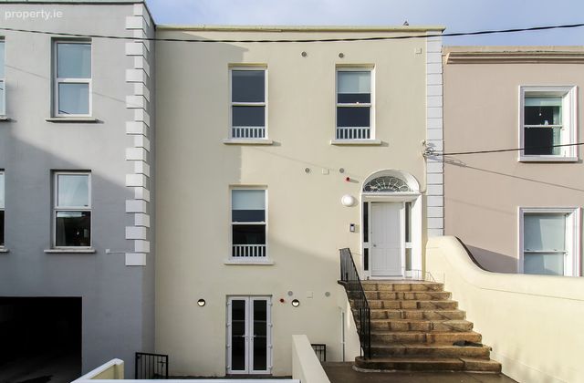 12 Northumberland Avenue, Dun Laoghaire, Co. Dublin - Click to view photos