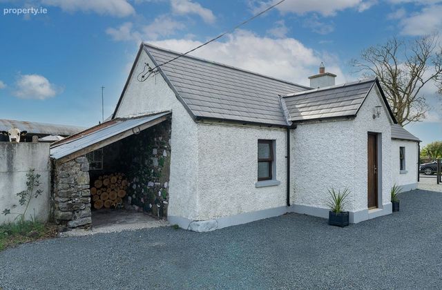 Garrymore, Shannonbridge, Clonmacnoise, Co. Offaly - Click to view photos