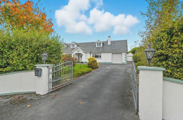 Doire Na Bhfiniuin, Crinnage, Craughwell, Co. Galway - Click to view photos